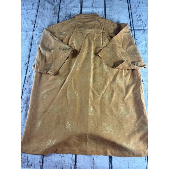 Tommy Bahama Short Sleeve Silk Shirt, Size Medium - Picture 5 of 5